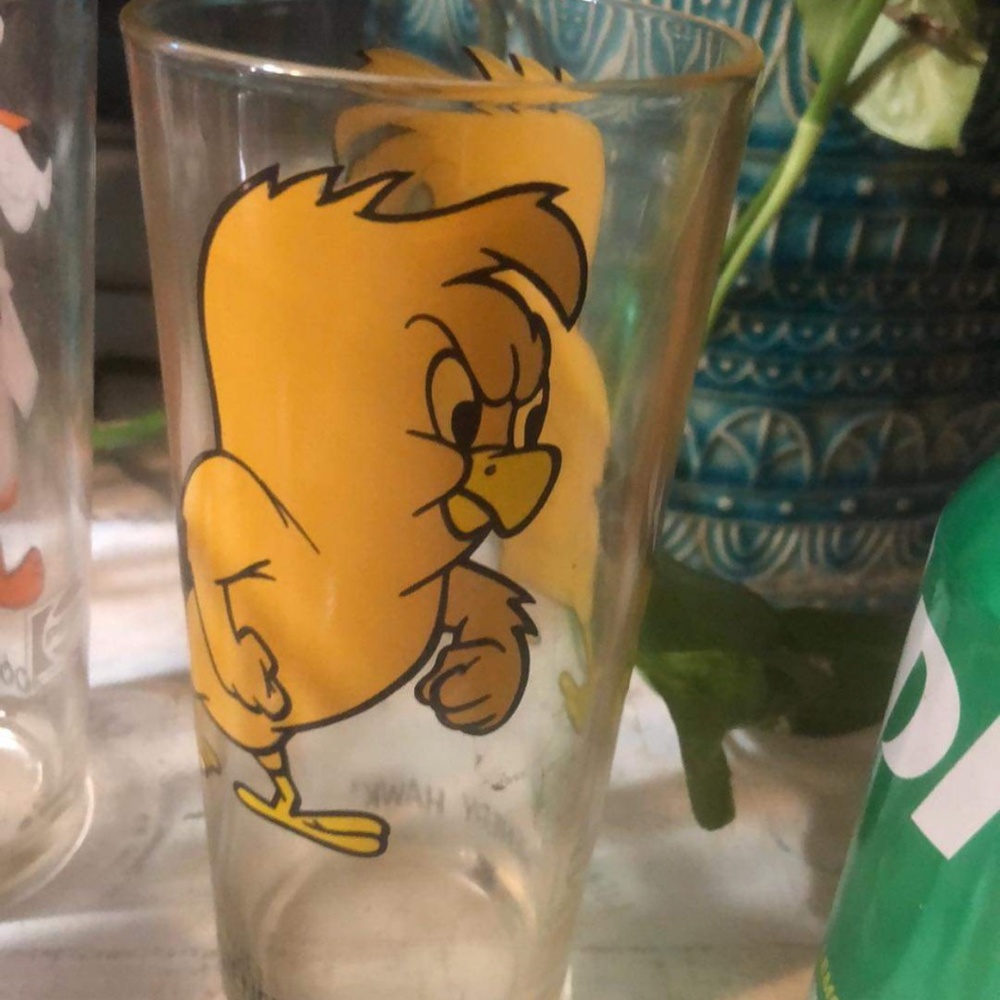 Set of 4 collectible glasses vintage 1970s